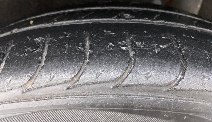 2019 Maruti Vitara Brezza VDI, Diesel, Manual, 51,619 km, Left Rear Tyre Tread
