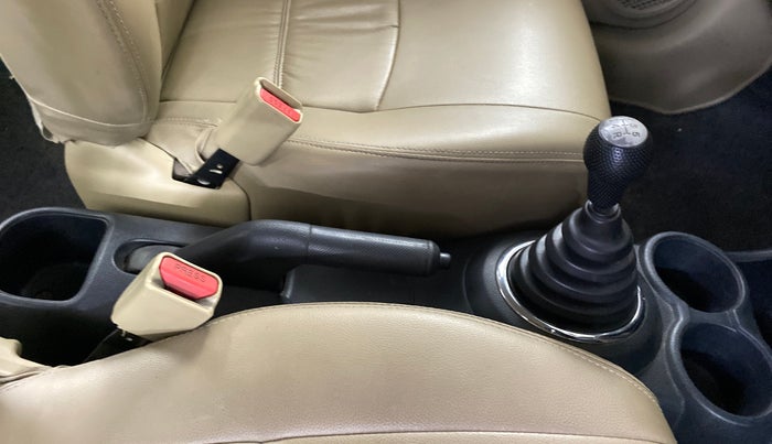 2016 Honda Amaze 1.2L I-VTEC S, Petrol, Manual, 1,18,022 km, Gear Lever