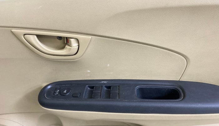 2016 Honda Amaze 1.2L I-VTEC S, Petrol, Manual, 1,18,022 km, Driver Side Door Panels Control