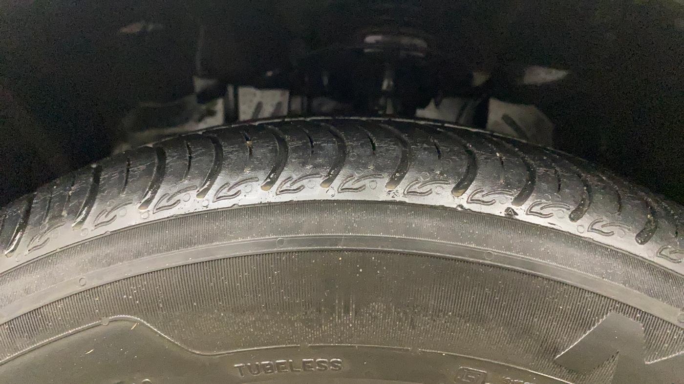 2019 Ford New Figo TITANIUM 1.2 PETROL MT, Petrol, Manual, 43,692 km, Left Front Tyre Tread