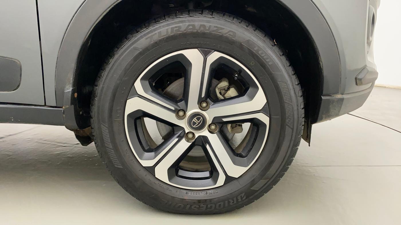 2022 Tata NEXON XZ PLUS DIESEL SUNROOF, Diesel, Manual, 24,562 km, Right Front Wheel