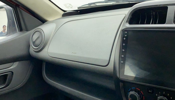 2016 Renault Kwid RXT 1.0, Petrol, Manual, 79,245 km, Dashboard - Glove Box cover minor damage