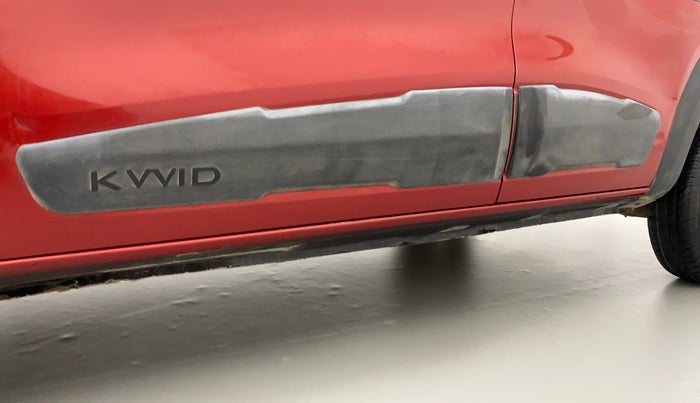 2016 Renault Kwid RXT 1.0, Petrol, Manual, 79,245 km, Left running board - Paint is slightly faded