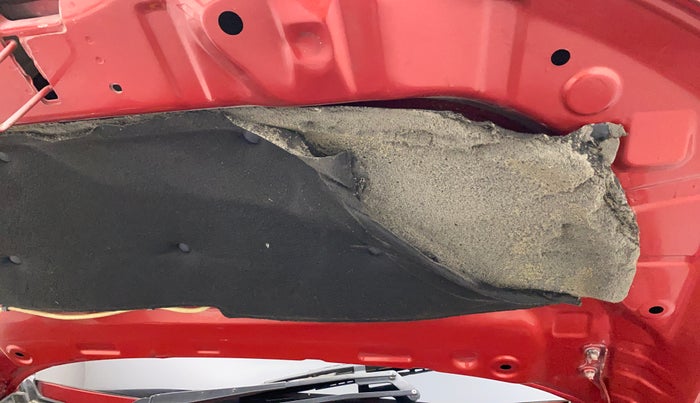 2016 Renault Kwid RXT 1.0, Petrol, Manual, 79,245 km, Bonnet (hood) - Insulation cover has minor damage