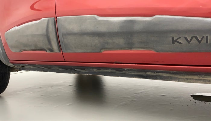 2016 Renault Kwid RXT 1.0, Petrol, Manual, 79,245 km, Right running board - Slightly dented