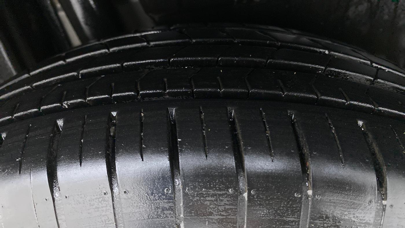 2022 Maruti Dzire ZXI Plus AMT, Petrol, Automatic, 10,384 km, Right Rear Tyre Tread