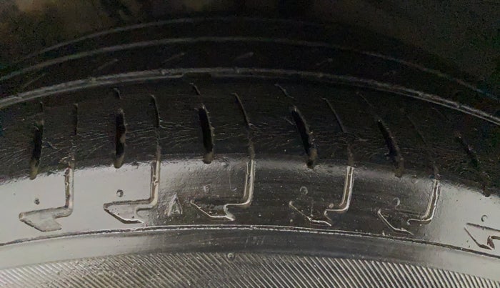 2017 Skoda Rapid AMBITION 1.5 TDI, Diesel, Manual, 1,23,684 km, Right Front Tyre Tread