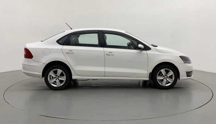 2017 Skoda Rapid AMBITION 1.5 TDI, Diesel, Manual, 1,23,684 km, Right Side