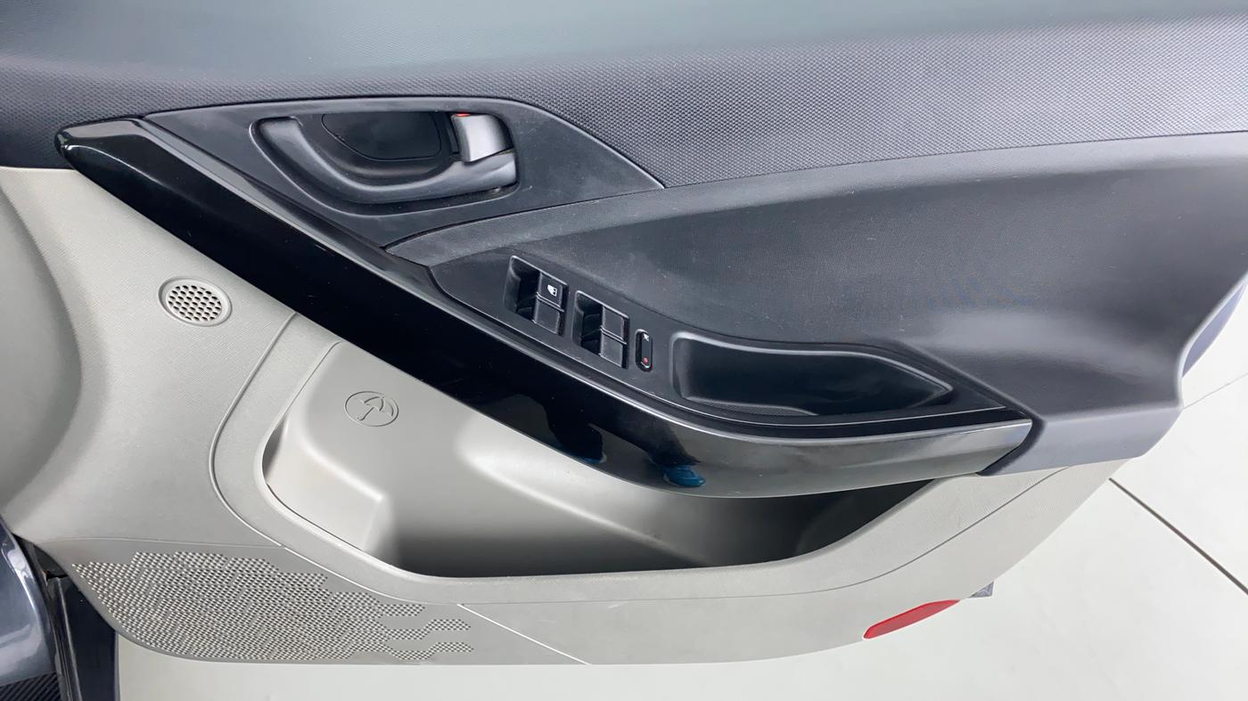 2019 Tata NEXON XMA 1.5, Diesel, Automatic, 24,470 km, Driver Side Door Panels Control