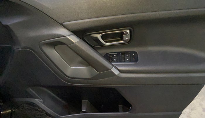 2019 Tata Harrier XZ 2.0L DARK EDITION, Diesel, Manual, 50,868 km, Driver Side Door Panels Control