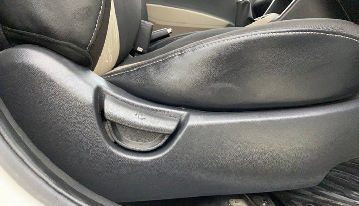 2016 Hyundai Grand i10 SPORTZ 1.2 KAPPA VTVT, Petrol, Manual, 56,646 km, Driver Side Adjustment Panel