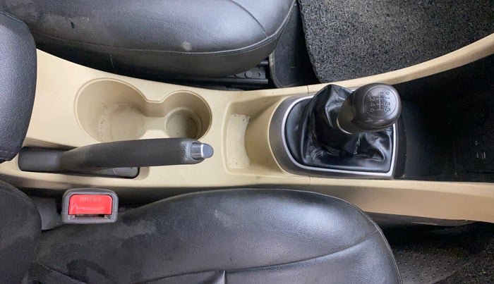 2015 Hyundai Verna FLUIDIC 1.6 CRDI S(O) 4S, Diesel, Manual, 88,309 km, Gear Lever