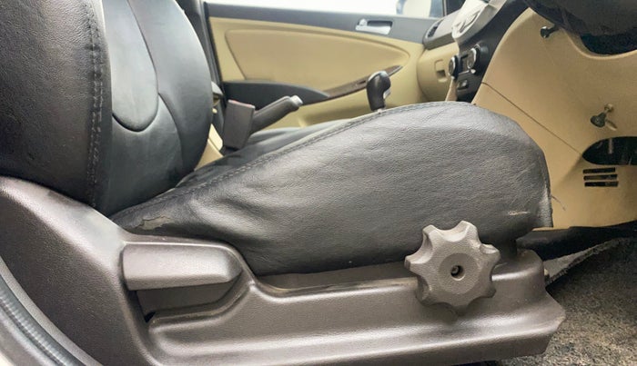 2015 Hyundai Verna FLUIDIC 1.6 CRDI S(O) 4S, Diesel, Manual, 88,309 km, Driver Side Adjustment Panel