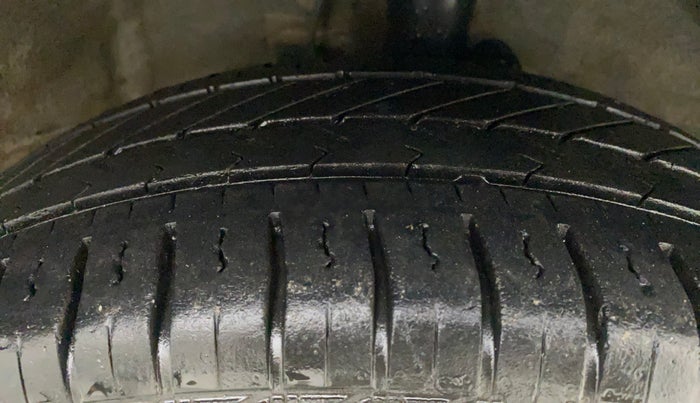 2011 Hyundai i20 MAGNA (O) 1.2, Petrol, Manual, 89,507 km, Right Front Tyre Tread