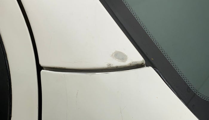 2011 Hyundai i20 MAGNA (O) 1.2, Petrol, Manual, 89,507 km, Right A pillar - Paint is slightly faded