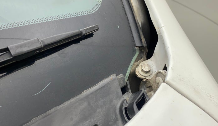 2011 Hyundai i20 MAGNA (O) 1.2, Petrol, Manual, 89,507 km, Bonnet (hood) - Cowl vent panel has minor damage