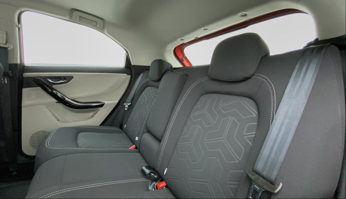 2021 Tata NEXON XZA+ SUNROOF 1.5 RTQ, Diesel, Automatic, 26,186 km, Right Side Rear Door Cabin