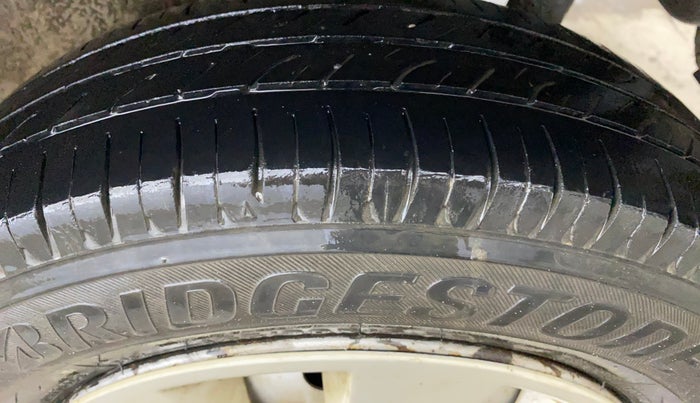 2015 Maruti Wagon R 1.0 LXI, Petrol, Manual, 50,621 km, Left Rear Tyre Tread