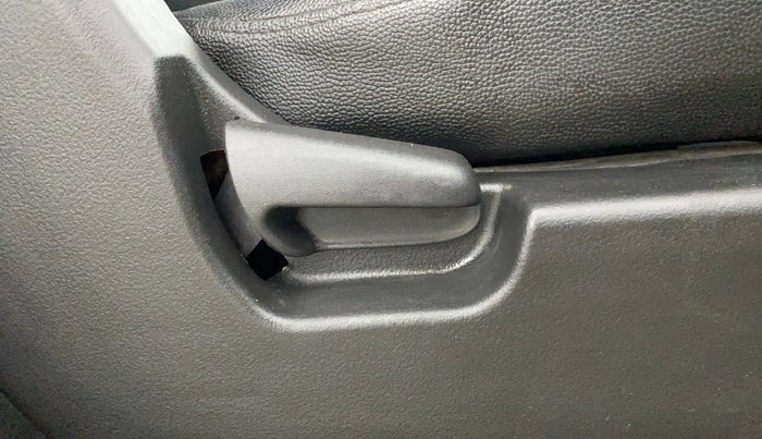 2015 Maruti Wagon R 1.0 LXI, Petrol, Manual, 50,621 km, Driver Side Adjustment Panel