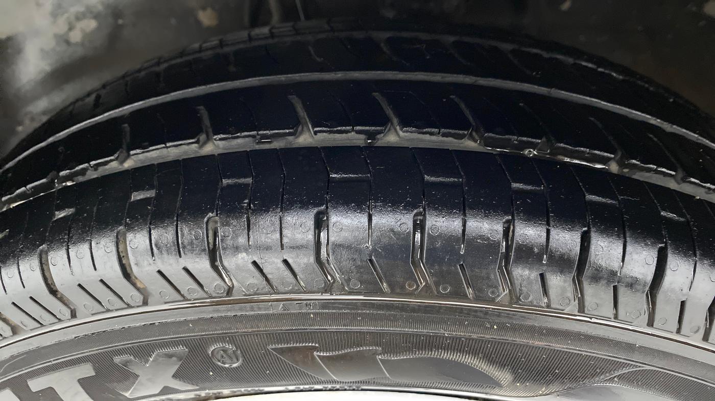 2020 Maruti Alto LXI, Petrol, Manual, 43,046 km, Left Front Tyre Tread