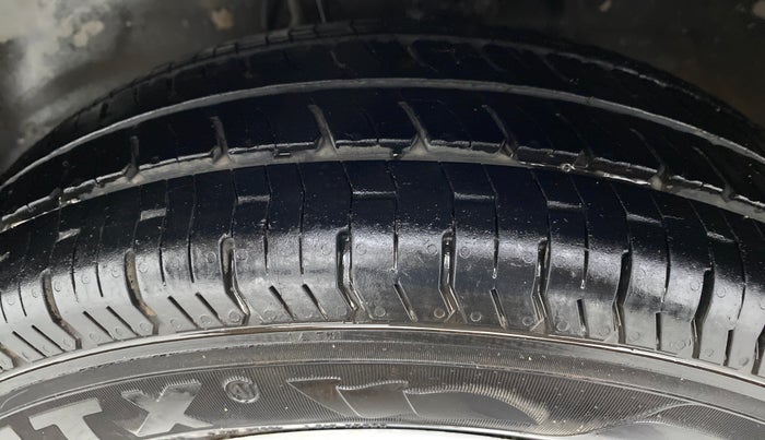 2020 Maruti Alto LXI, Petrol, Manual, 43,046 km, Left Front Tyre Tread