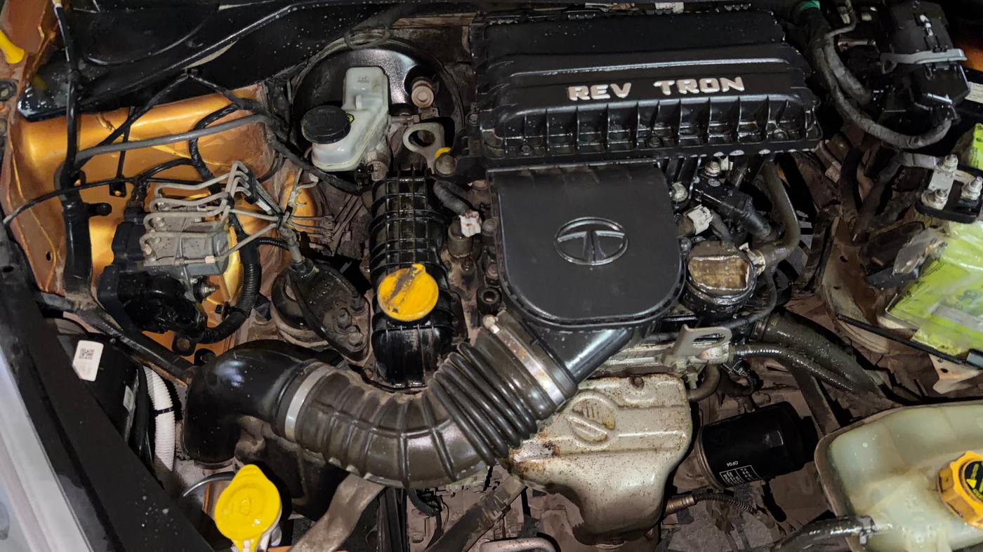 2018 Tata Tiago XZ PETROL, Petrol, Manual, 52,147 km, Engine View - Right