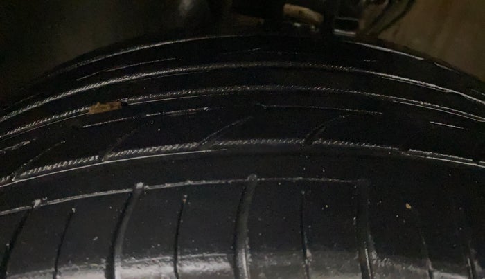 2016 Volkswagen Polo HIGHLINE1.2L, Petrol, Manual, 91,915 km, Left Front Tyre Tread