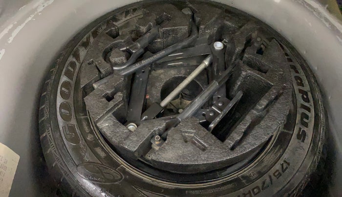 2016 Volkswagen Polo HIGHLINE1.2L, Petrol, Manual, 91,915 km, Spare Tyre