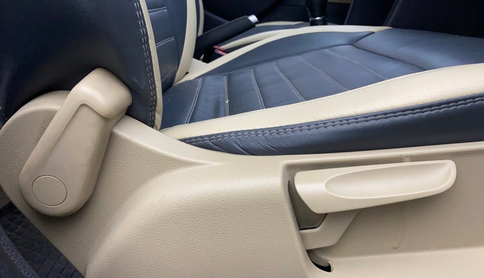 2016 Volkswagen Polo HIGHLINE1.2L, Petrol, Manual, 91,915 km, Driver Side Adjustment Panel