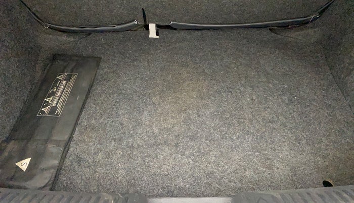 2016 Volkswagen Polo HIGHLINE1.2L, Petrol, Manual, 91,915 km, Boot Inside