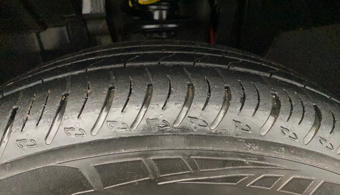 2023 Nissan MAGNITE XV RED EDITION, Petrol, Manual, 12,568 km, Left Front Tyre Tread