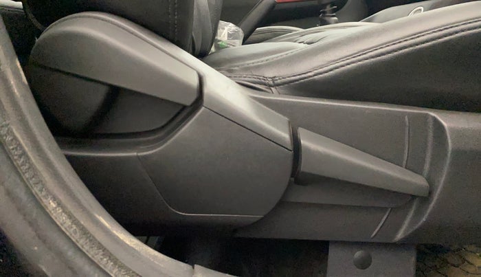 2023 Nissan MAGNITE XV RED EDITION, Petrol, Manual, 12,568 km, Driver Side Adjustment Panel