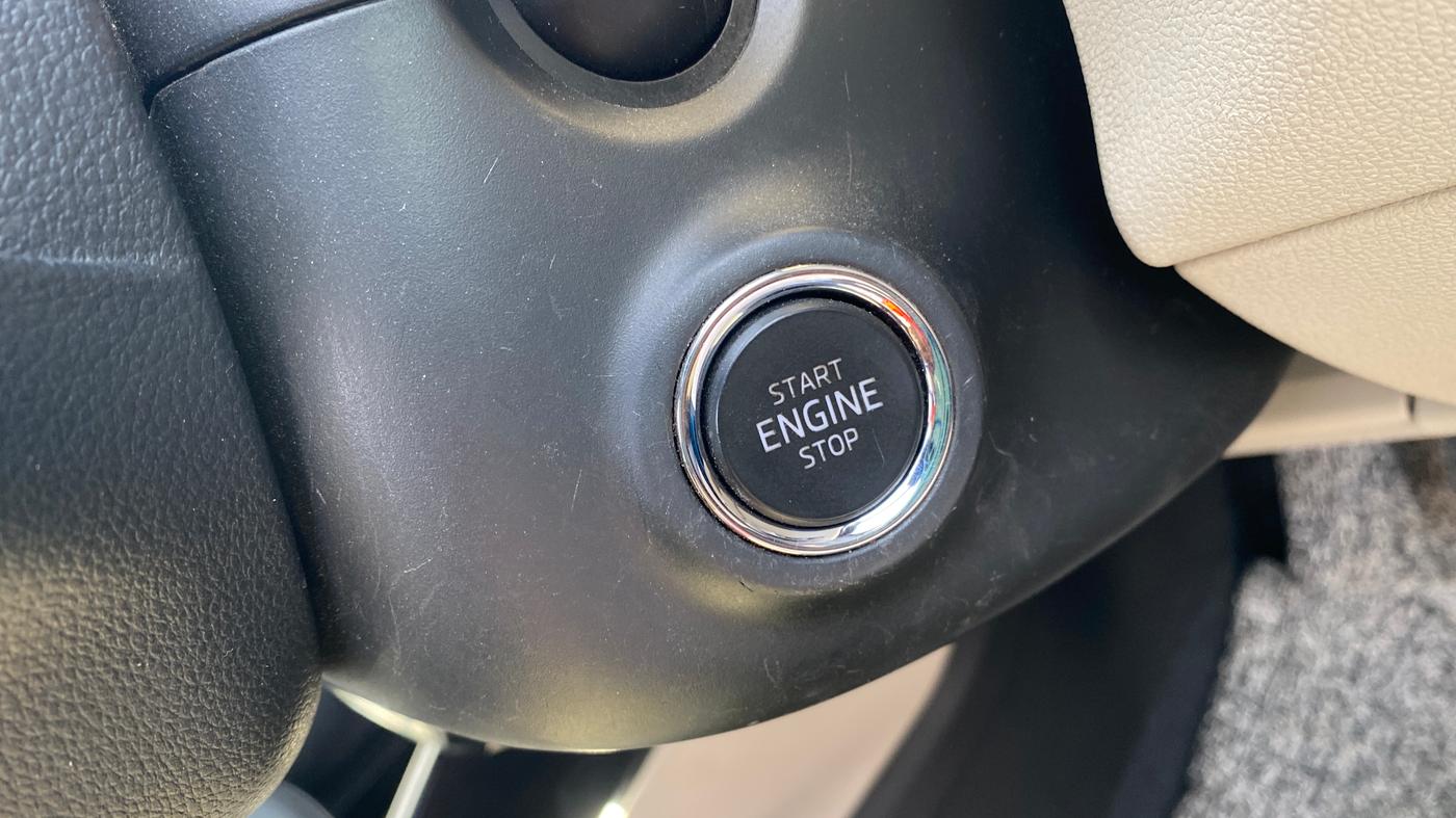 2023 Skoda SLAVIA STYLE 1.0L TSI MT, Petrol, Manual, 1,03,155 km, Keyless Start/ Stop Button