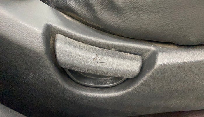 2019 Hyundai Grand i10 SPORTZ 1.2 KAPPA VTVT, Petrol, Manual, 78,213 km, Driver Side Adjustment Panel