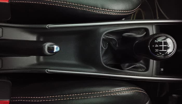 2021 Maruti Baleno ALPHA PETROL 1.2, Petrol, Manual, 1,24,770 km, Gear Lever