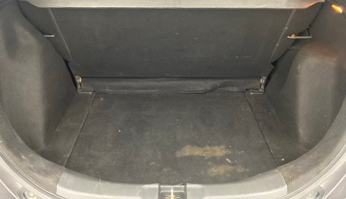 2017 Honda WR-V 1.2 i-VTEC S MT, Petrol, Manual, 63,608 km, Boot Inside