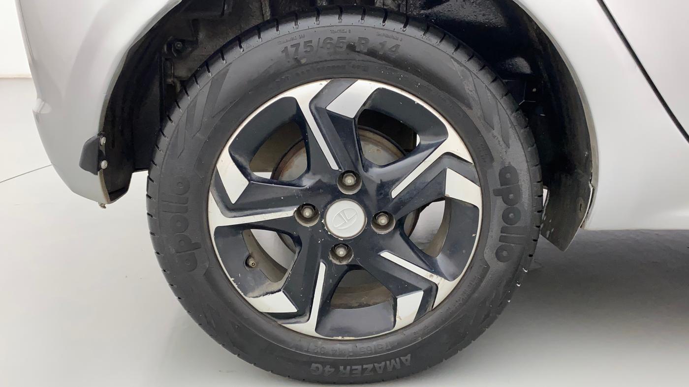 2017 Tata Tiago XZ DIESEL, Diesel, Manual, 86,306 km, Right Rear Wheel