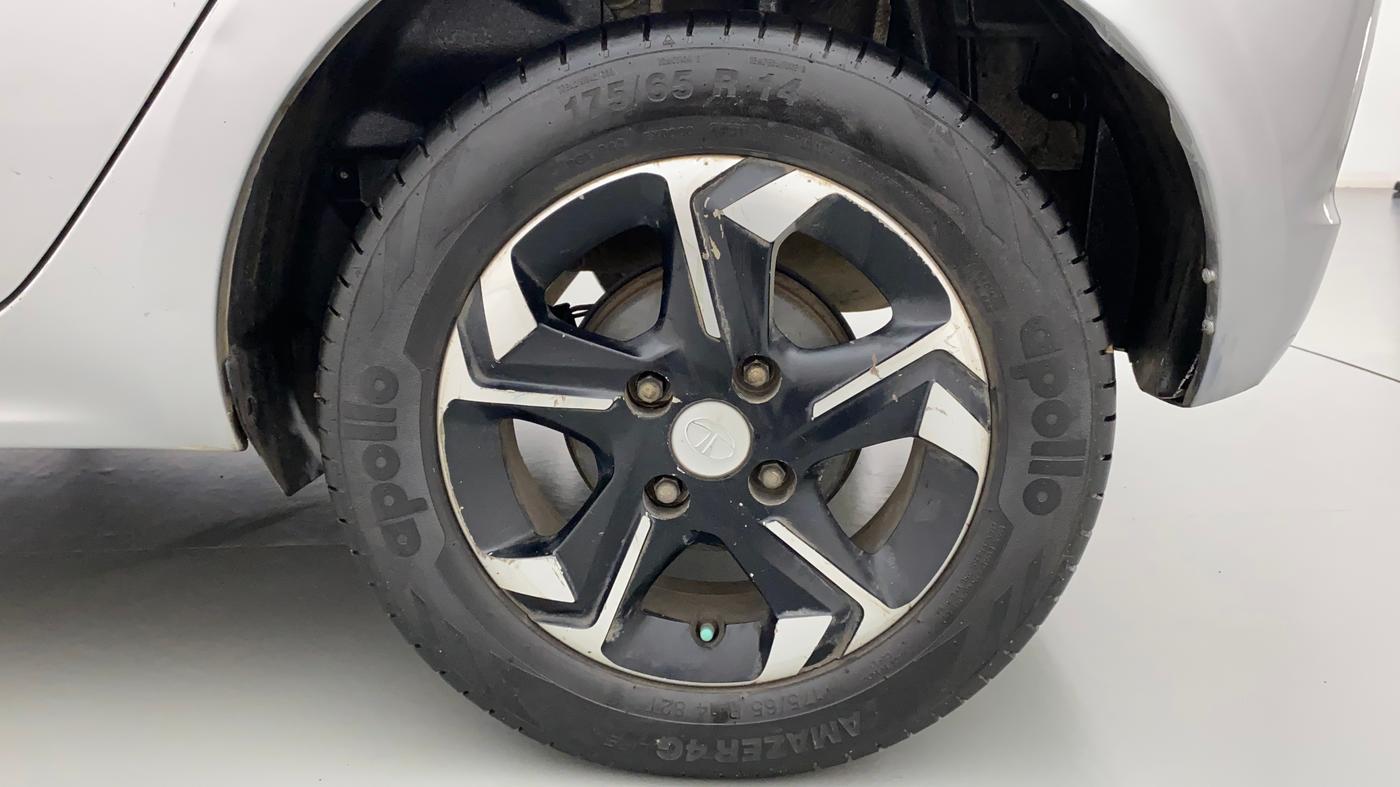 2017 Tata Tiago XZ DIESEL, Diesel, Manual, 86,306 km, Left Rear Wheel
