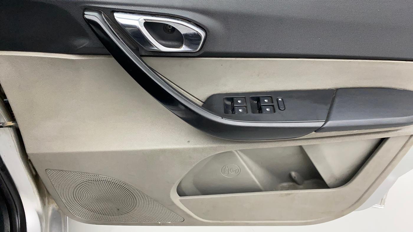 2017 Tata Tiago XZ DIESEL, Diesel, Manual, 86,306 km, Driver Side Door Panels Control