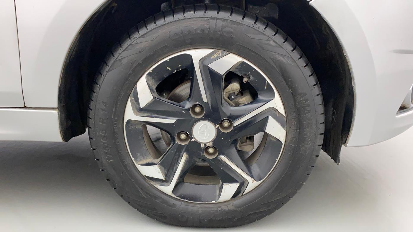 2017 Tata Tiago XZ DIESEL, Diesel, Manual, 86,306 km, Right Front Wheel