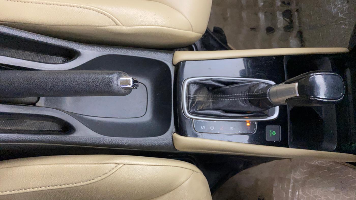 2021 Honda City 1.5L I-VTEC ZX CVT, Petrol, Automatic, 1,07,733 km, Gear Lever
