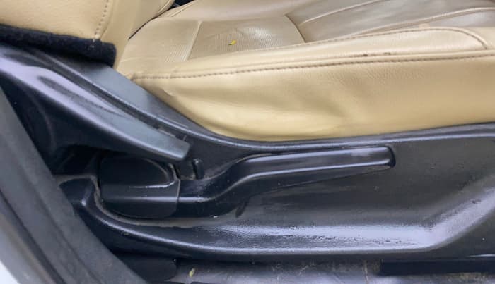 2021 Honda City 1.5L I-VTEC ZX CVT, Petrol, Automatic, 1,07,733 km, Driver Side Adjustment Panel