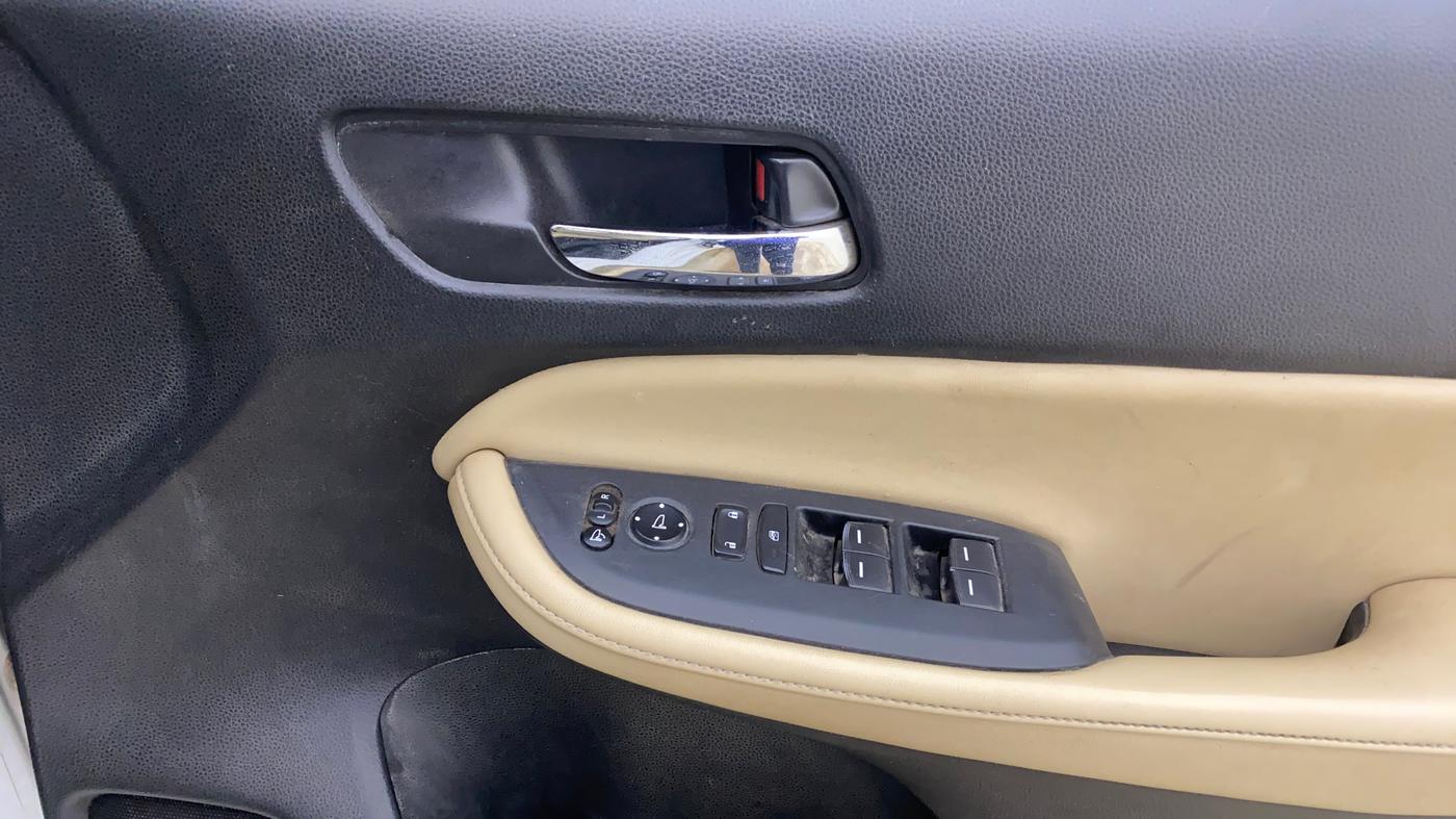 2021 Honda City 1.5L I-VTEC ZX CVT, Petrol, Automatic, 1,07,733 km, Driver Side Door Panels Control