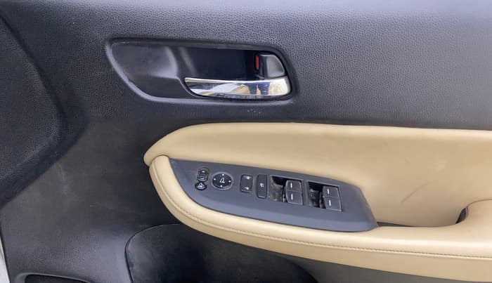 2021 Honda City 1.5L I-VTEC ZX CVT, Petrol, Automatic, 1,07,733 km, Driver Side Door Panels Control