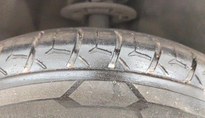 2019 Maruti Dzire ZDI AMT, Diesel, Automatic, 74,379 km, Right Front Tyre Tread