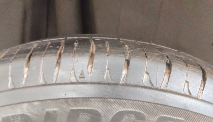 2019 Maruti Dzire ZDI AMT, Diesel, Automatic, 74,379 km, Right Rear Tyre Tread