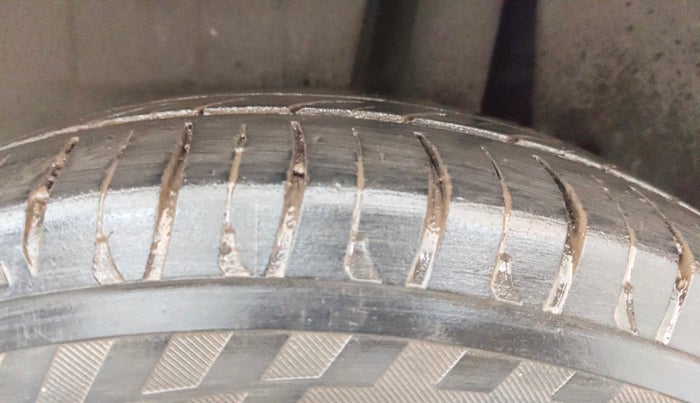 2019 Maruti Dzire ZDI AMT, Diesel, Automatic, 74,379 km, Left Rear Tyre Tread