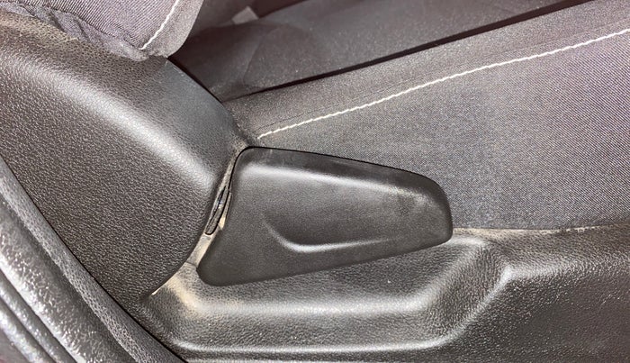 2020 Renault Kwid RXL, Petrol, Manual, 35,844 km, Driver Side Adjustment Panel