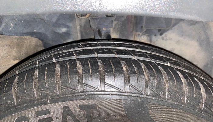 2020 Renault Kwid RXL, Petrol, Manual, 35,844 km, Right Front Tyre Tread