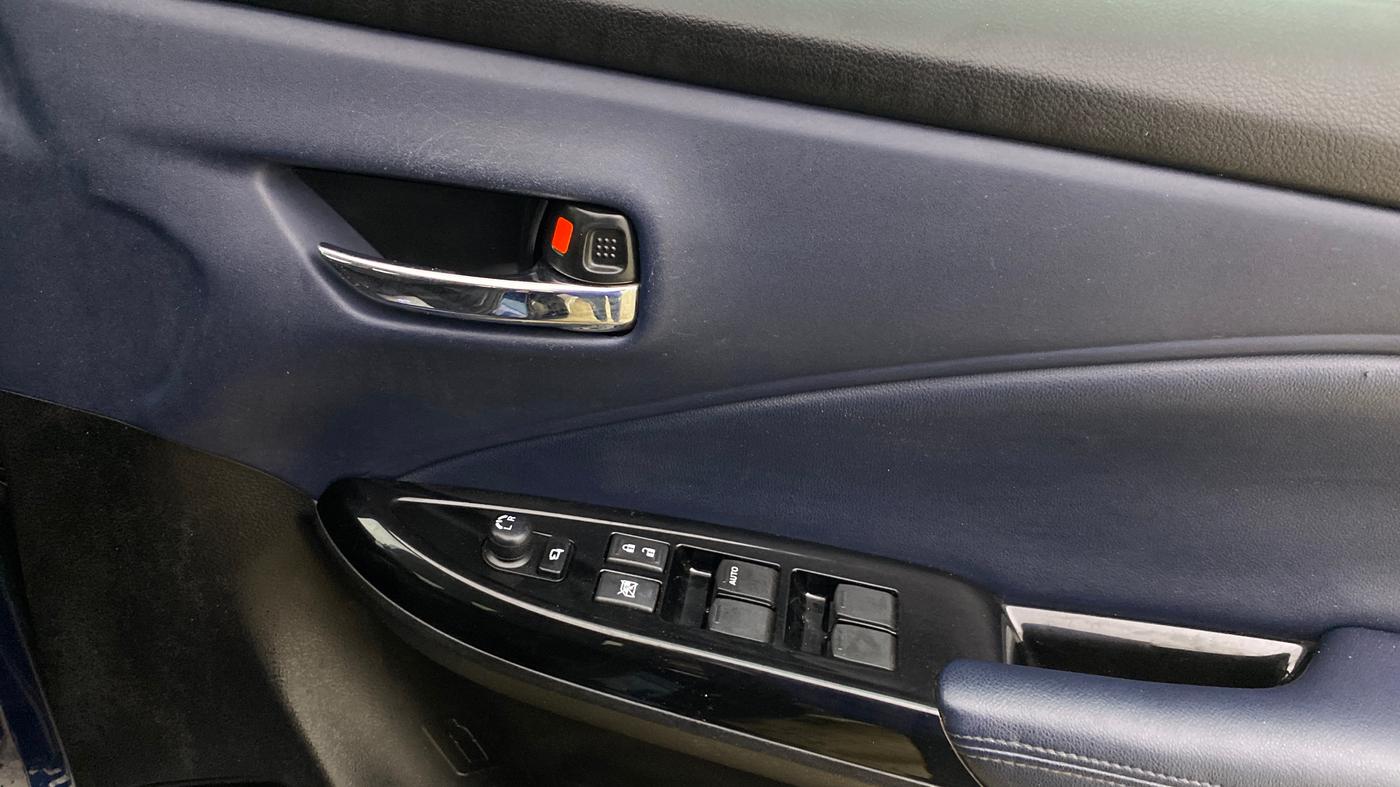 2024 Maruti Baleno ALPHA 1.2 AGS, Petrol, Automatic, 50,920 km, Driver Side Door Panels Control